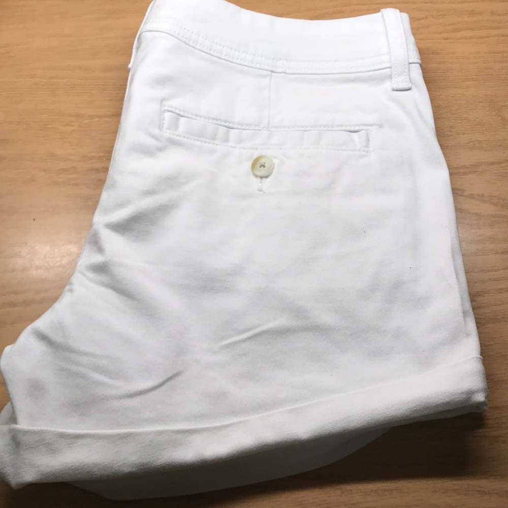 White American eagle shorts
